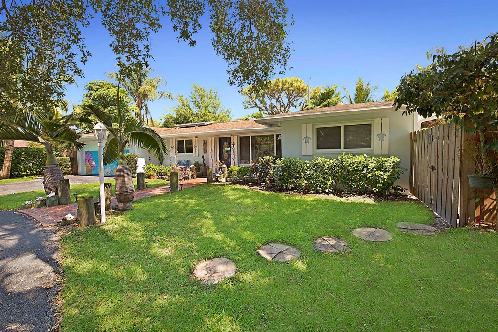 Photo of 233 W Riverside Drive, Jupiter, FL 33469 (MLS # R10787217)