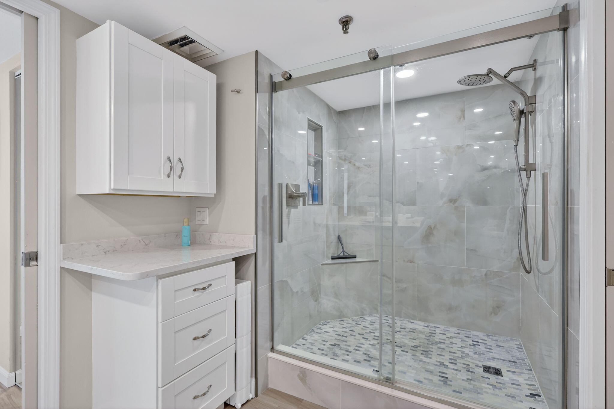 PRINCESS OF HUTCHINSON ISLAND - Residential Lease