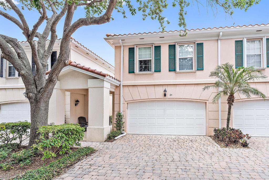 Photo of 31 Oakland Court, Tequesta, FL 33469 (MLS # R10883997)