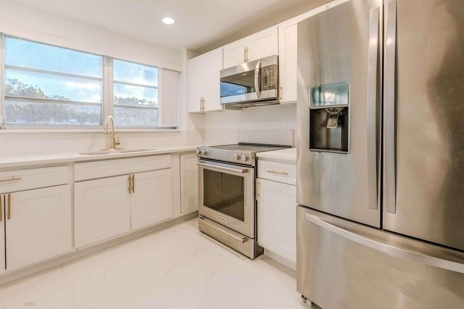 2401 NW 41ST Avenue 101, Lauderhill, FL, 33313/$164,999 3 2401 NW 41ST Avenue 101