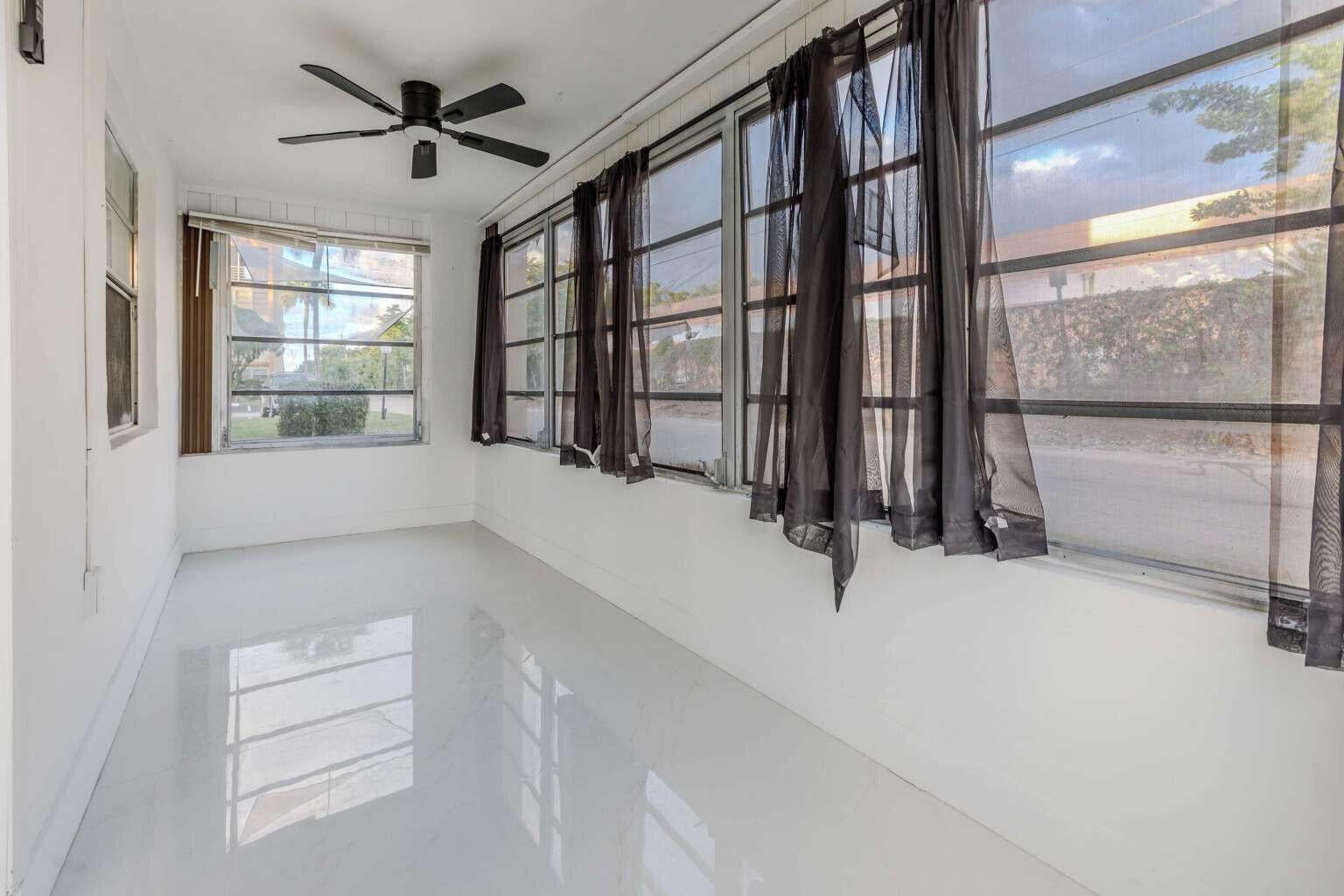2401 NW 41ST Avenue 101, Lauderhill, FL, 33313/$164,999 1 2401 NW 41ST Avenue 101