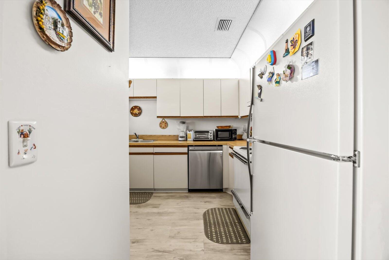 PARKVIEW CONDO - Residential