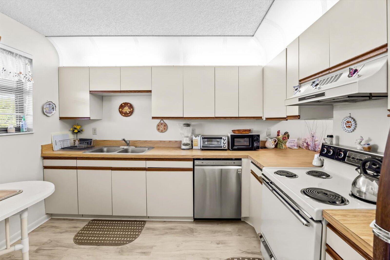 PARKVIEW CONDO - Residential