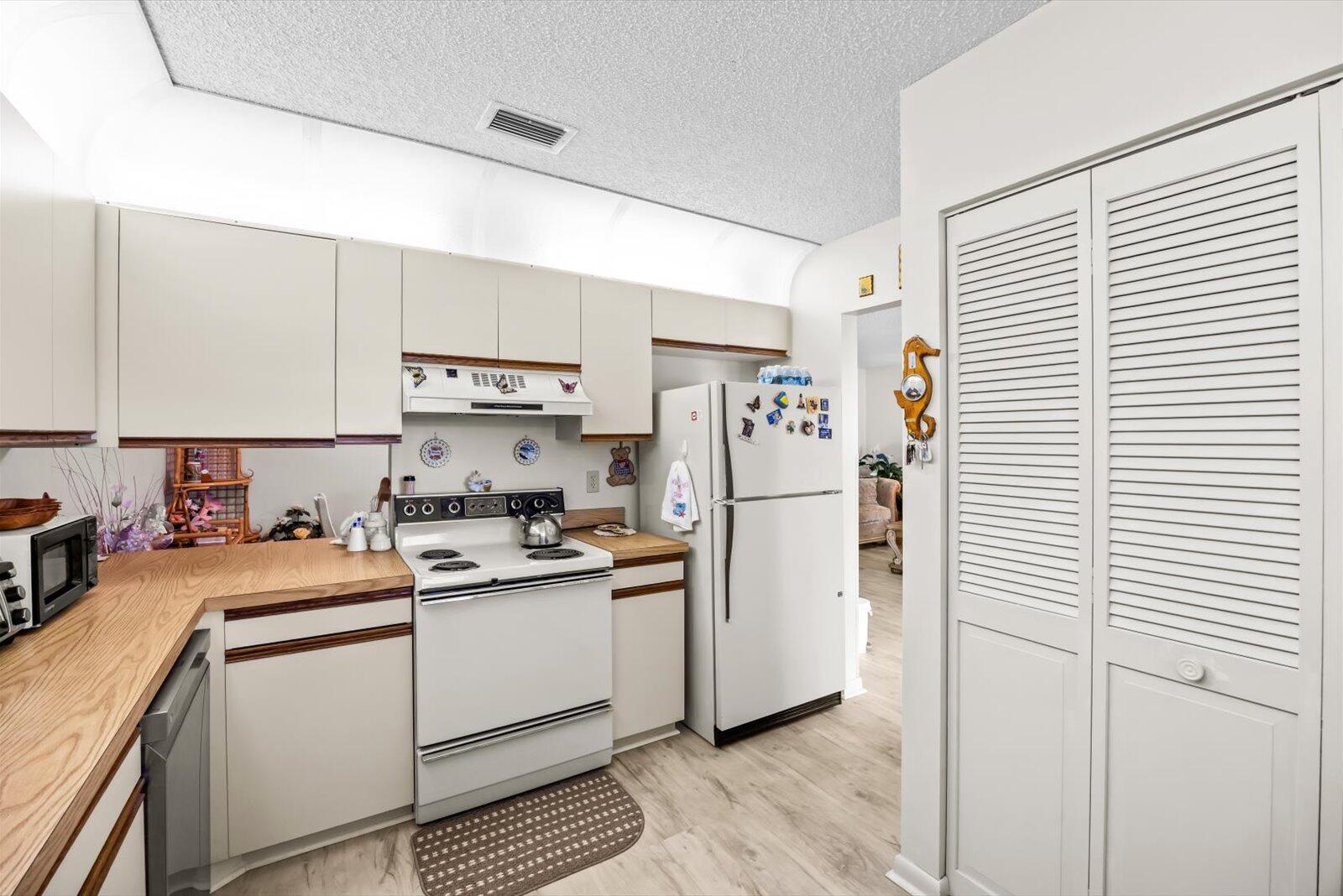 PARKVIEW CONDO - Residential