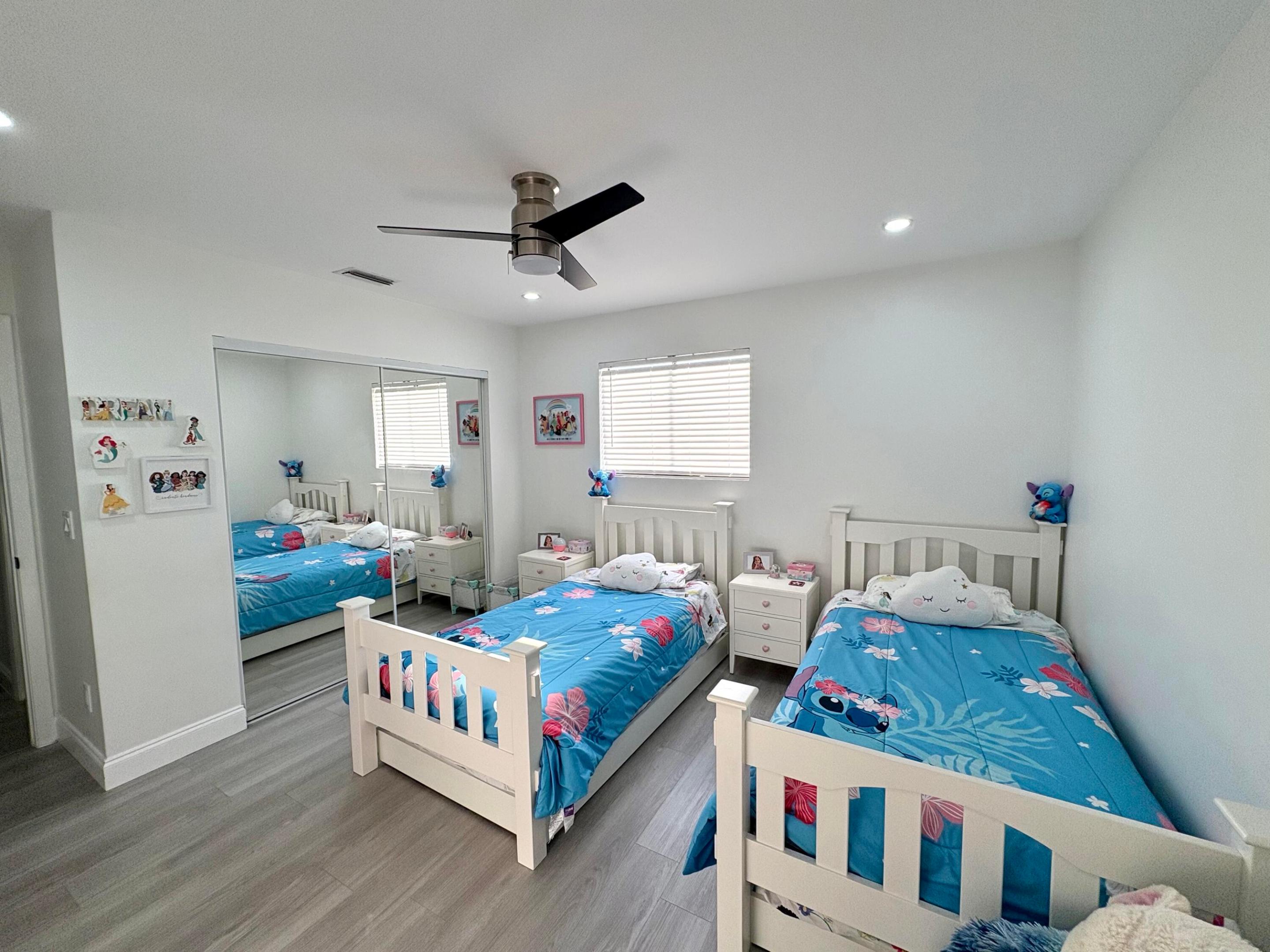 BOYNTON LAKES 4 - Residential