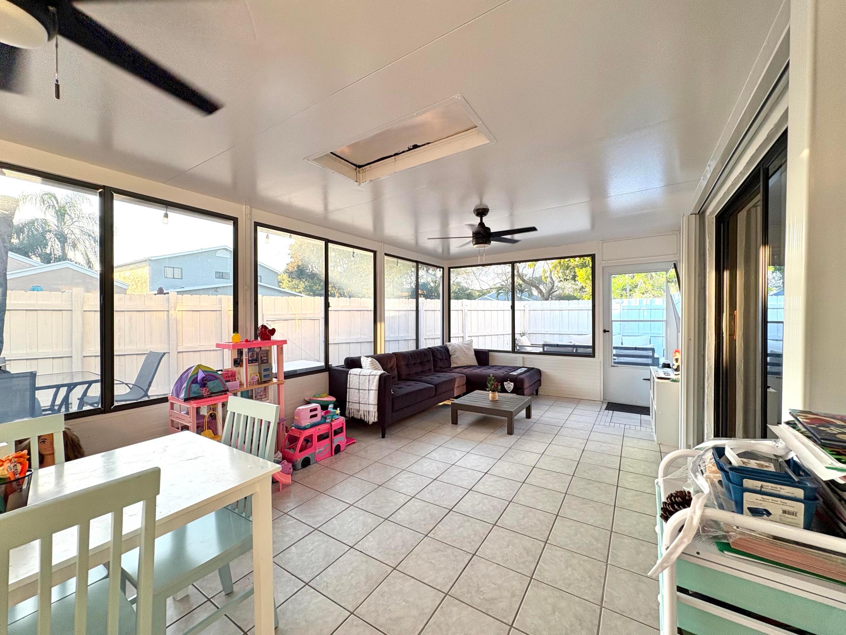 BOYNTON LAKES 4 - Residential