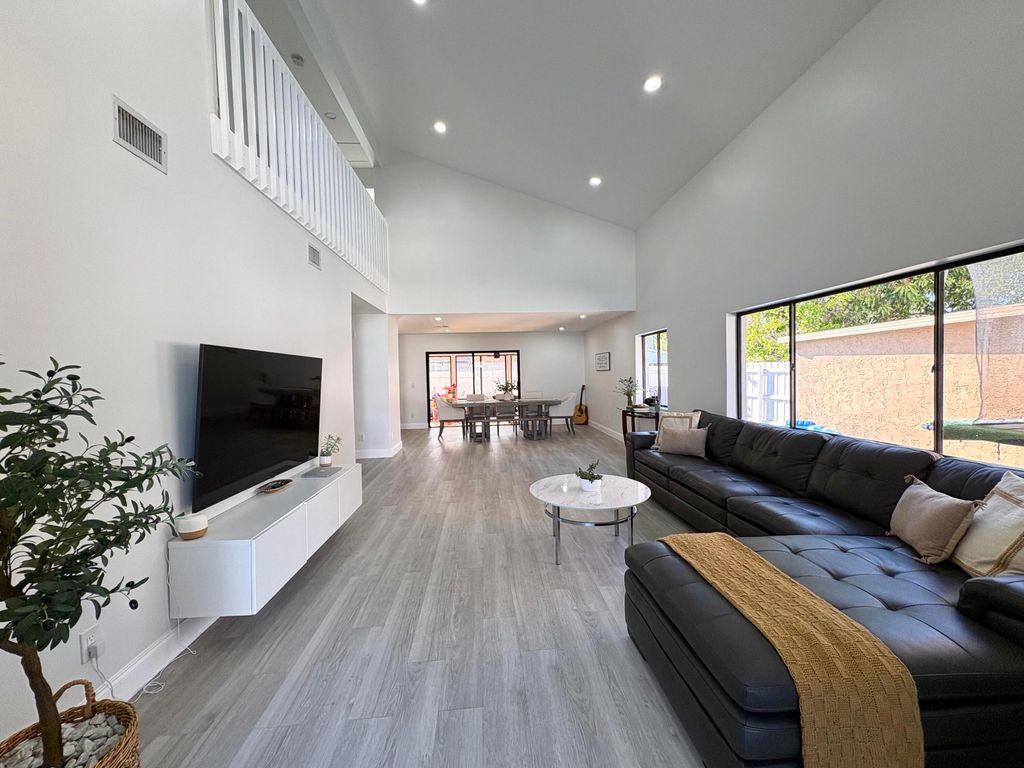 Photo of 3 Kyle Way, Boynton Beach, FL 33426 (MLS # B26007014)