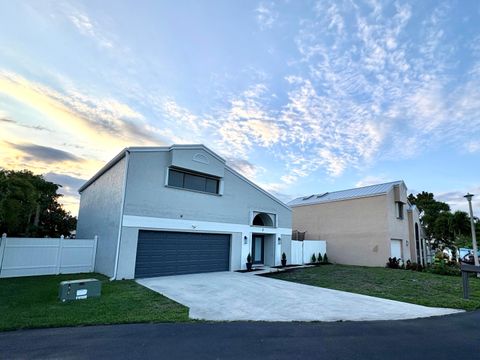 3 Kyle Way Boynton Beach FL 33426