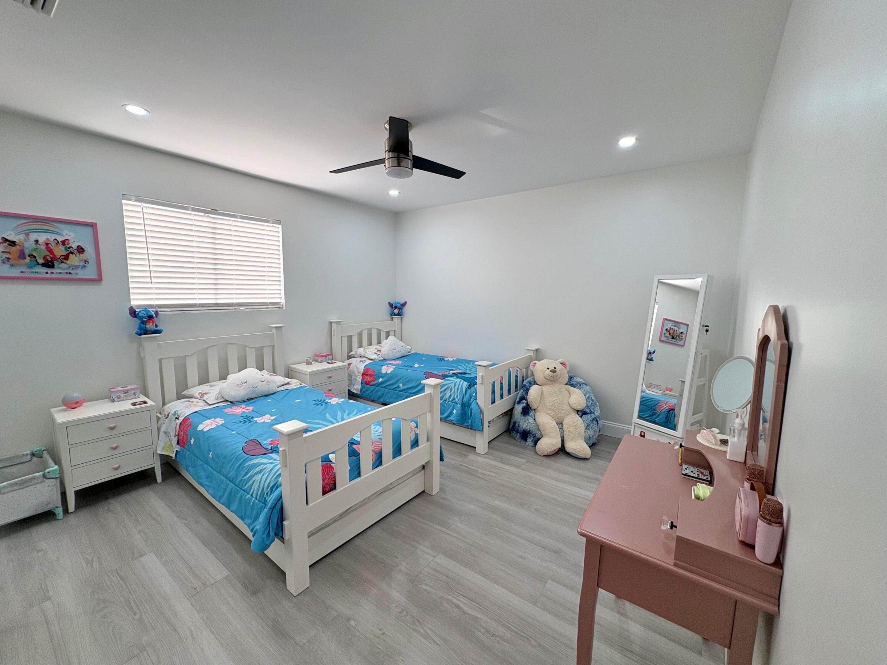 BOYNTON LAKES 4 - Residential