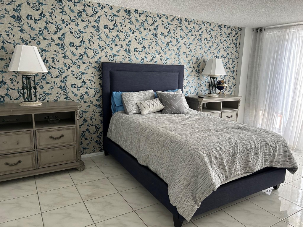 4020 Galt Ocean Drive 106