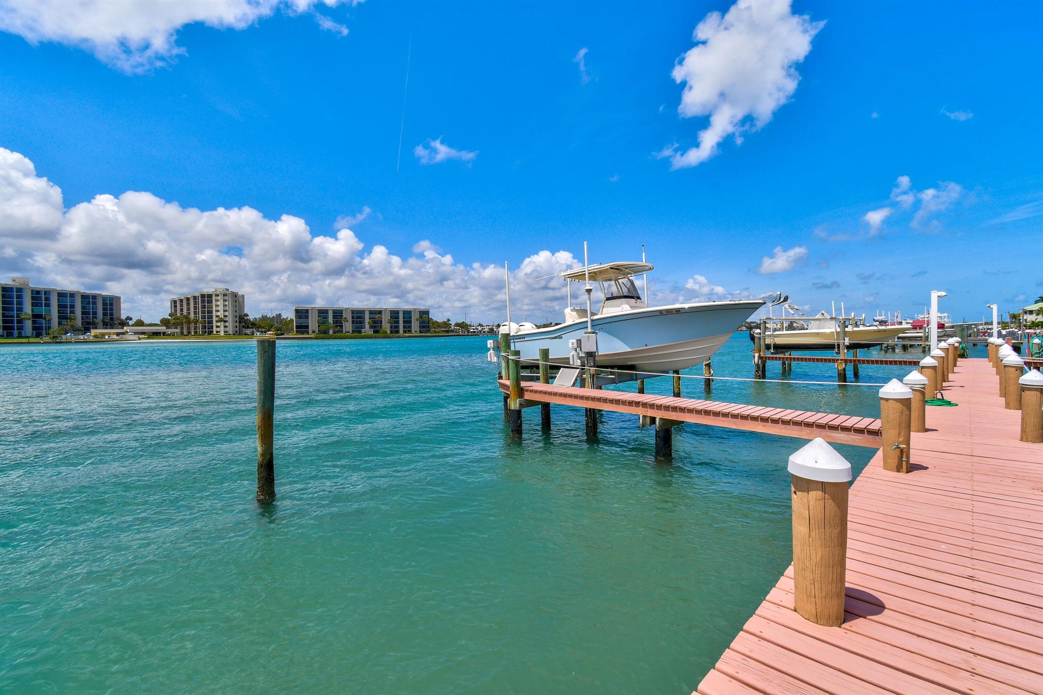 LANDFALL CONDO - Residential