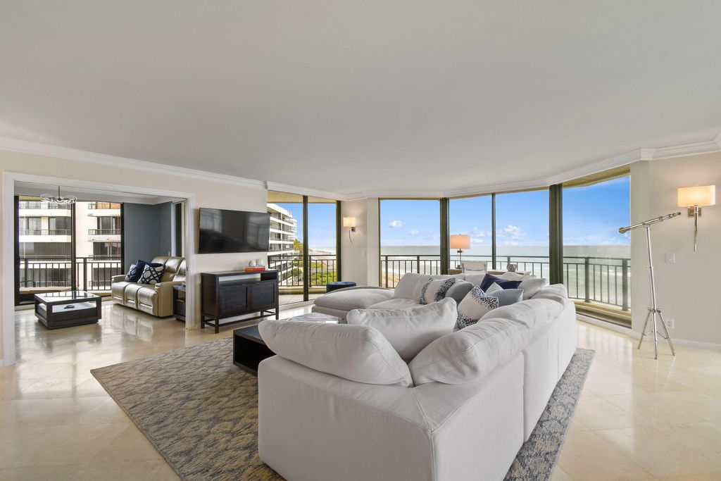 Photo of 19850 Beach Road #5a, Jupiter, FL 33469 (MLS # R11133396)