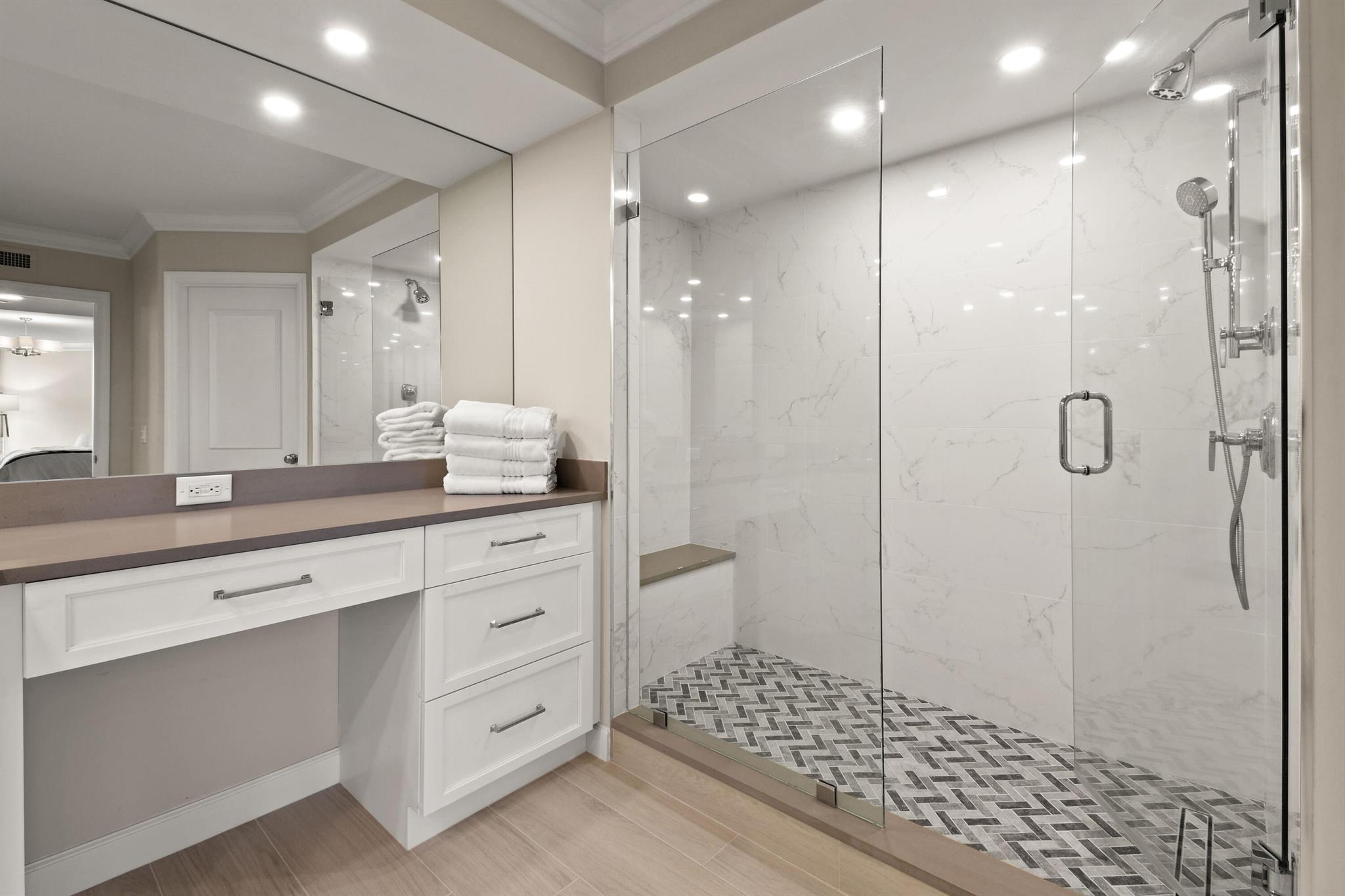 LANDFALL CONDO - Residential