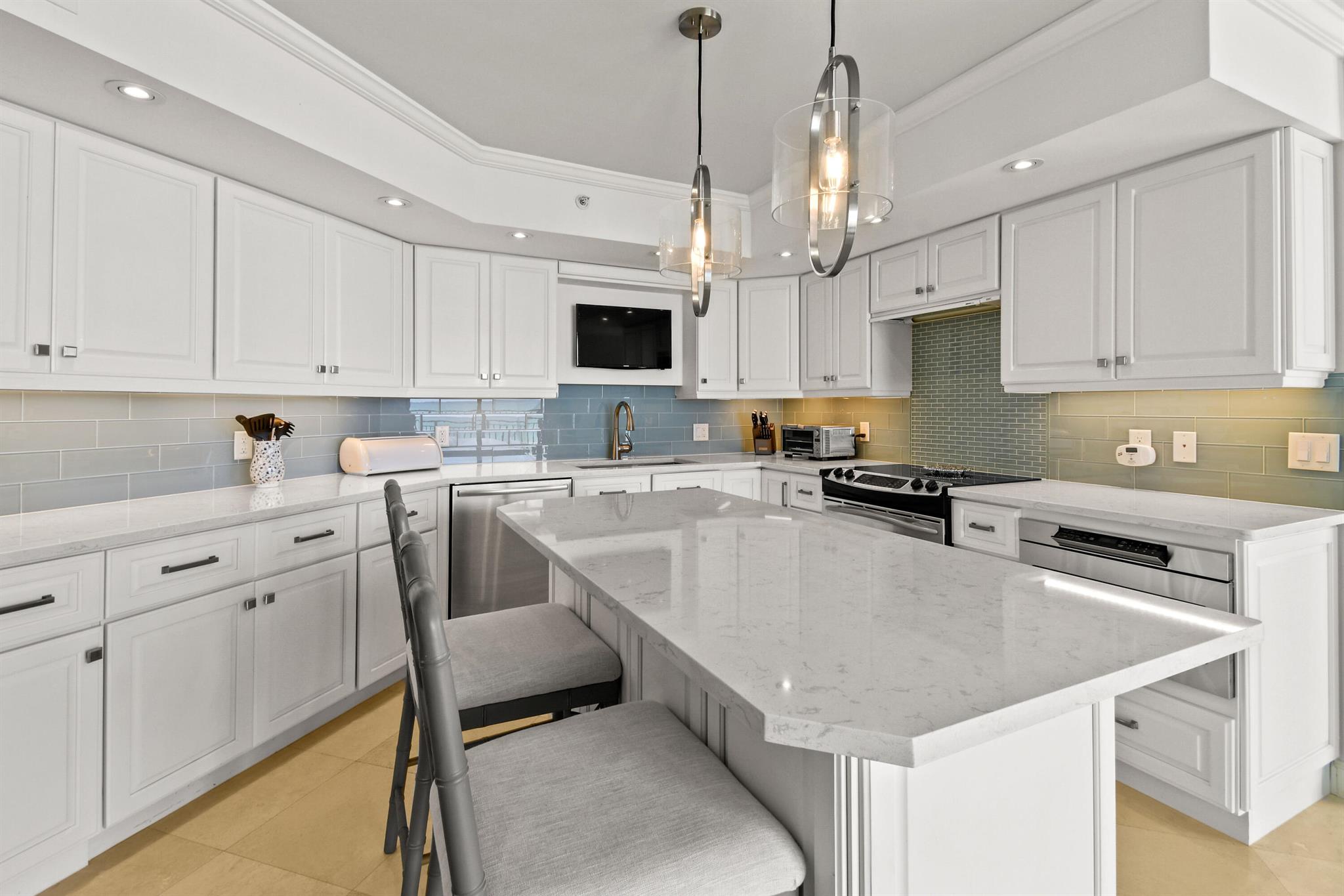 LANDFALL CONDO - Residential