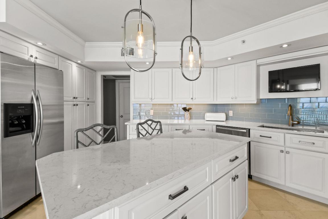 LANDFALL CONDO - Residential