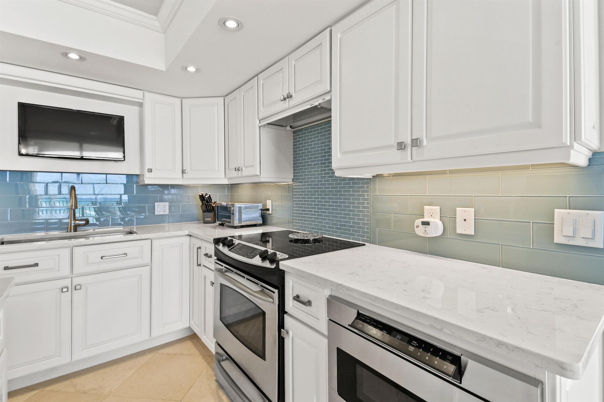 LANDFALL CONDO - Residential