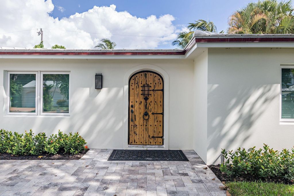 Photo of 229 Monterey Road, Palm Beach, FL 33480 (MLS # R10985509)