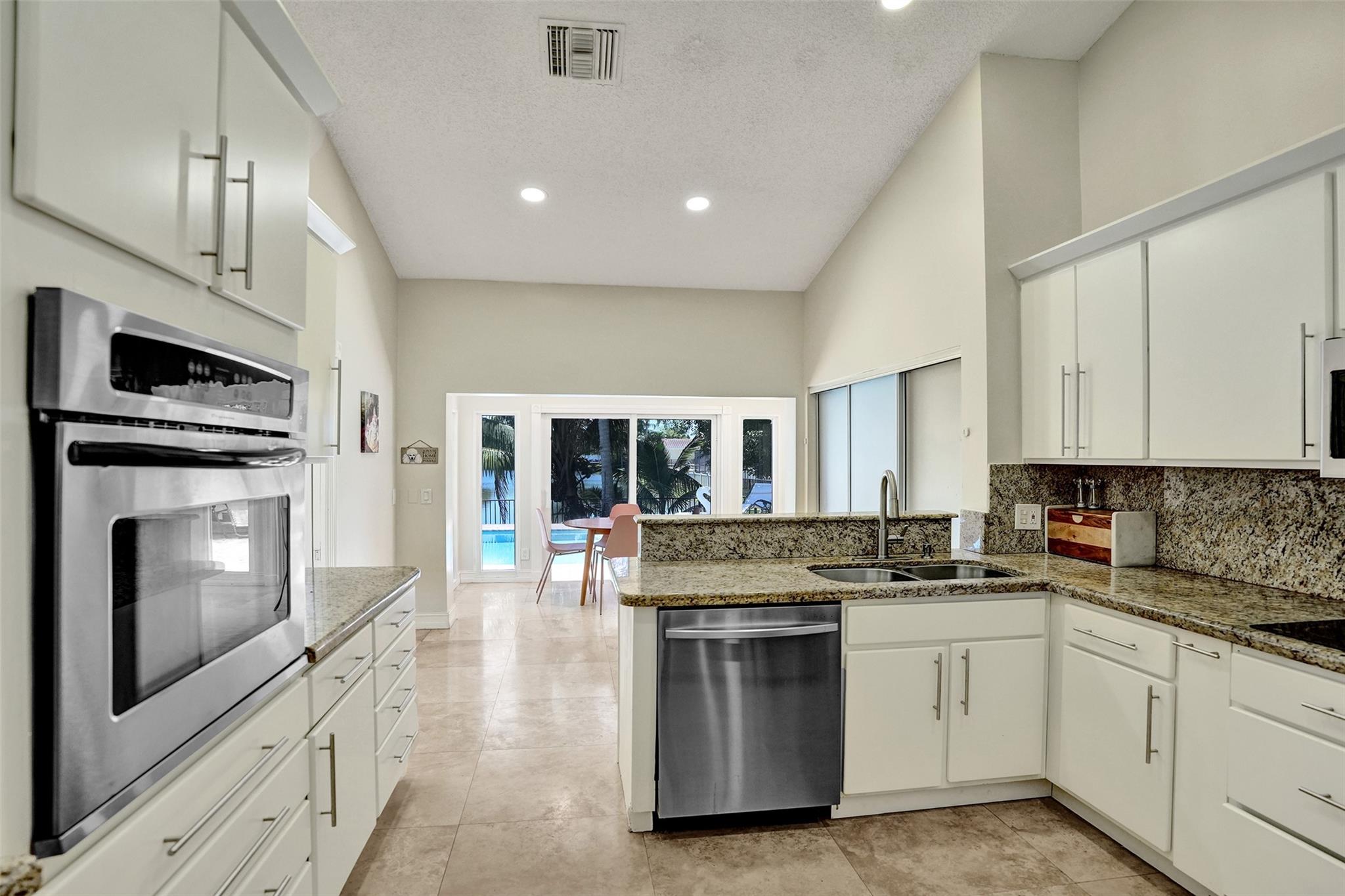 10130 NW 13th St
