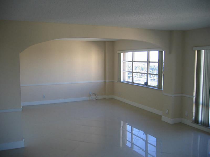 ESSEX TOWER CONDO - Residential Lease