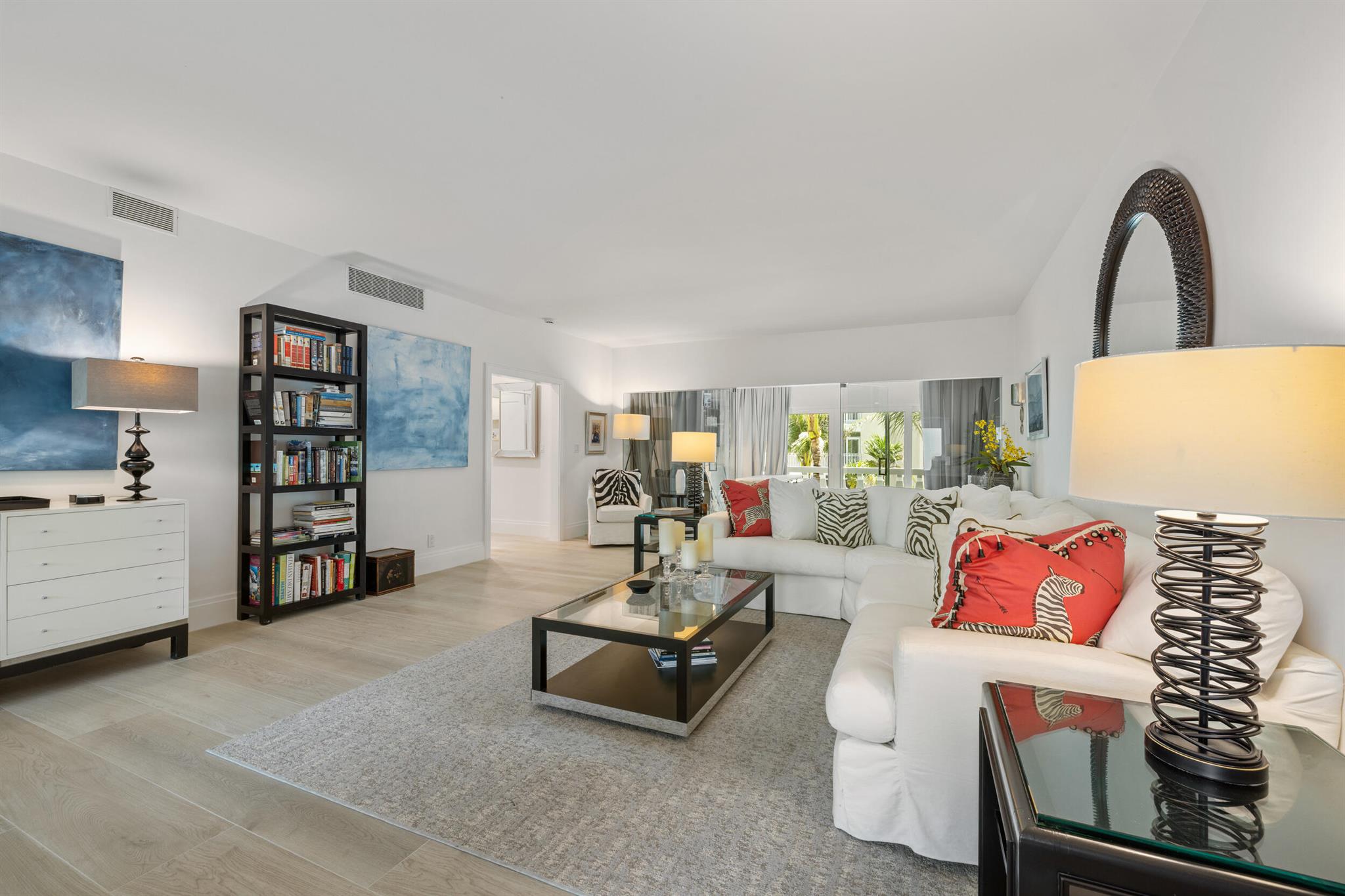 300 S Ocean Boulevard 3g, Palm Beach, FL, 33480/$2,300,000 1 300 S Ocean Boulevard 3g