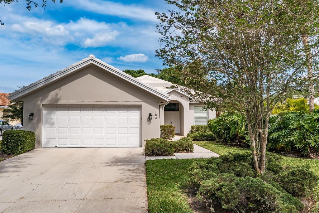 Photo of 183 Hampton Circle, Jupiter, FL 33458 (MLS # R10975627)