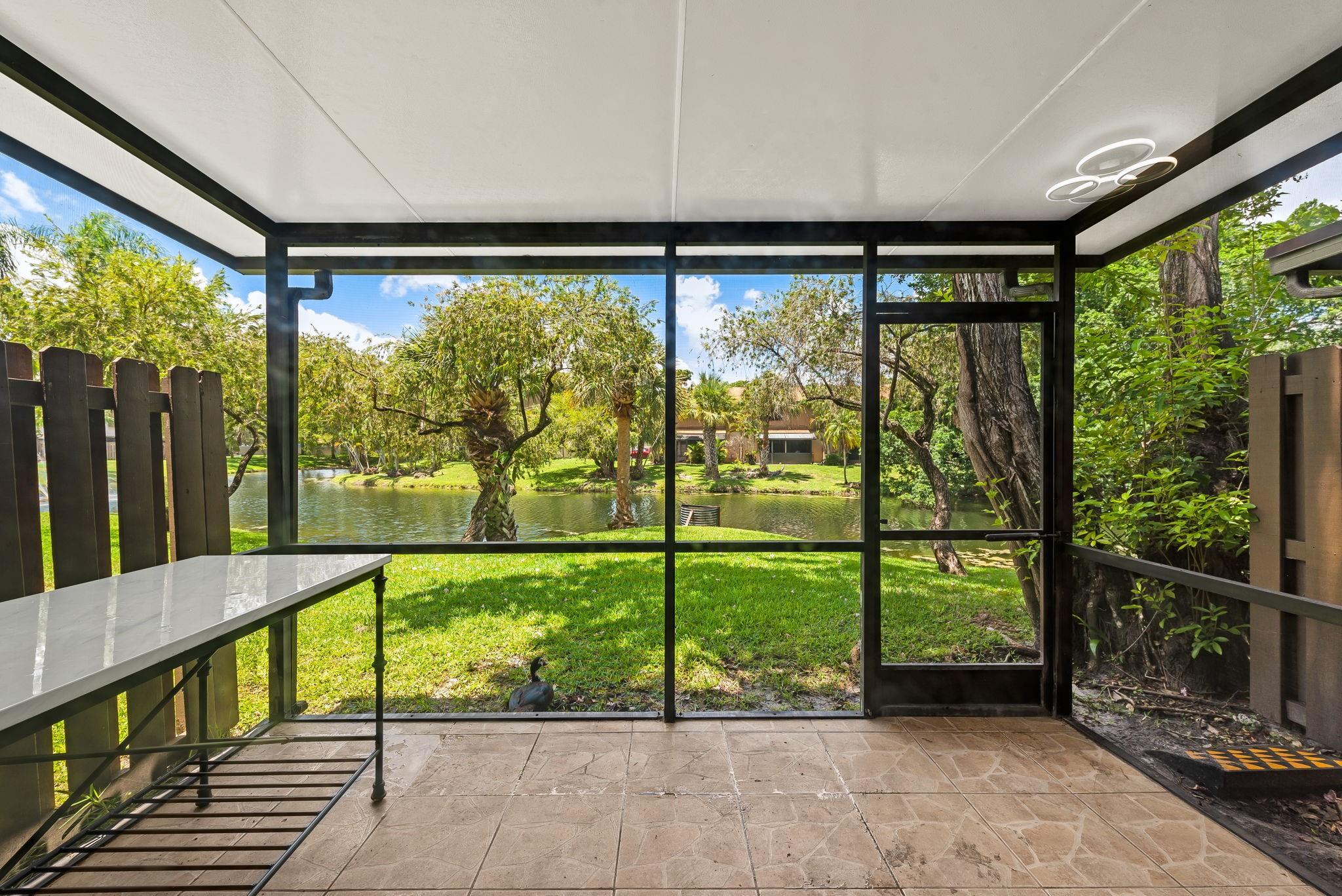 SPRINGDALE LAKE - Residential