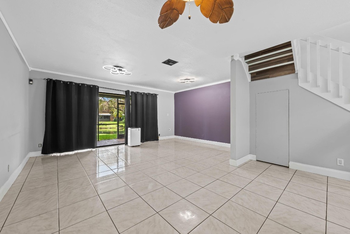 SPRINGDALE LAKE - Residential