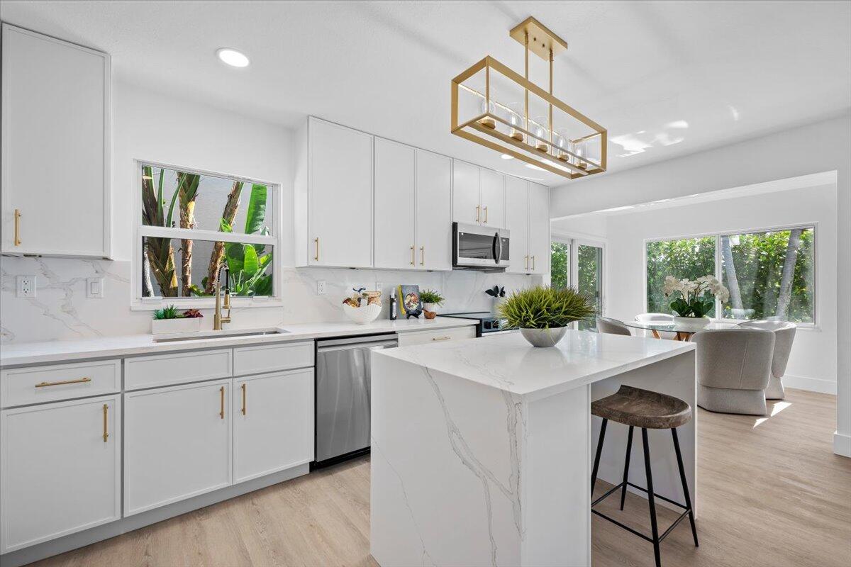 GREENS CAY OF JONATHANS LANDING - Residential