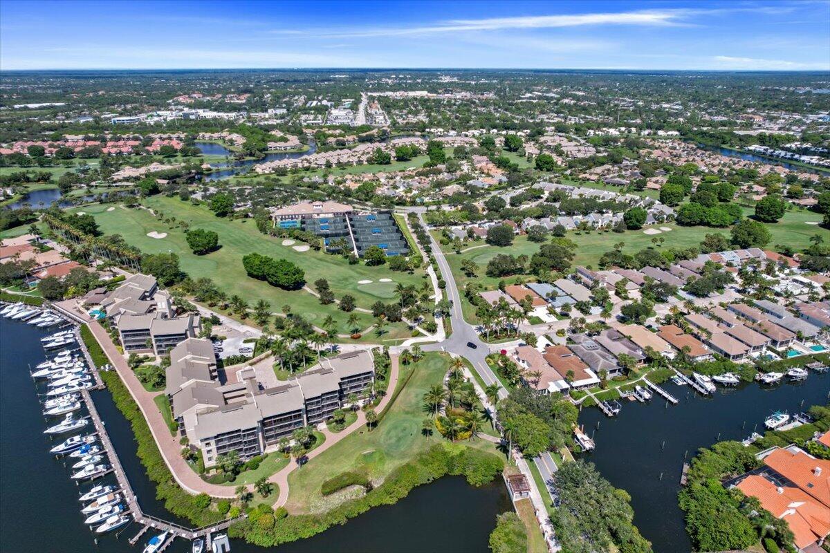 GREENS CAY OF JONATHANS LANDING - Residential