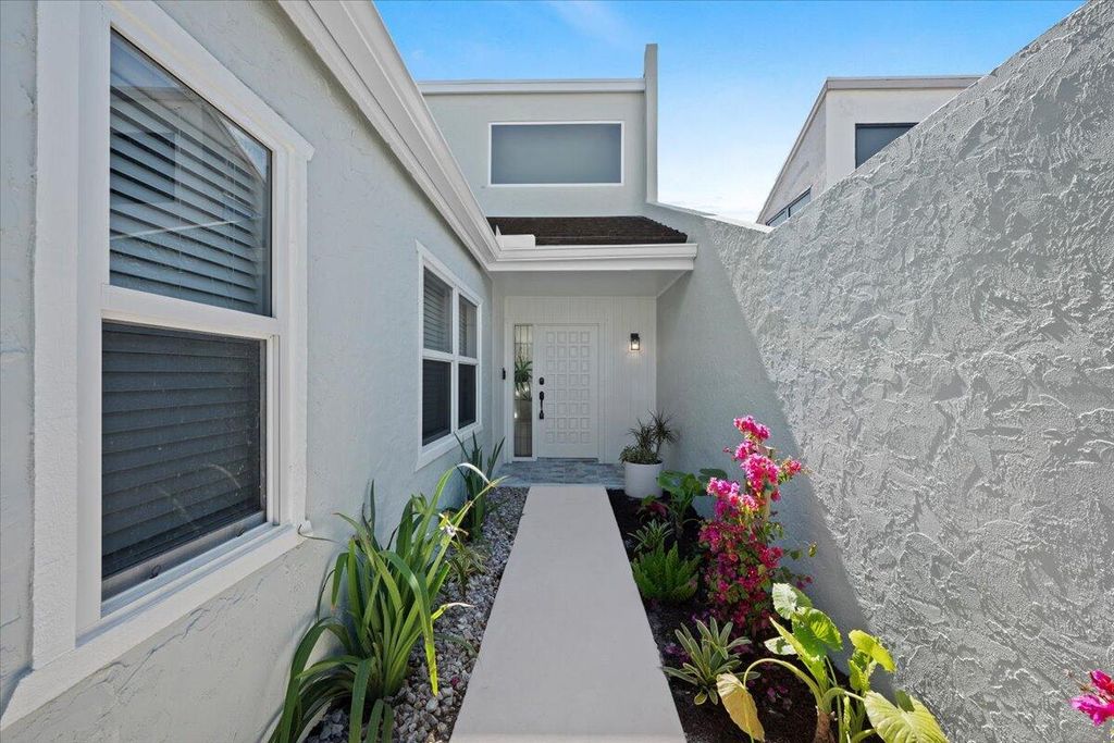 Photo of 17068 Traverse Circle, Jupiter, FL 33477 (MLS # R11169424)