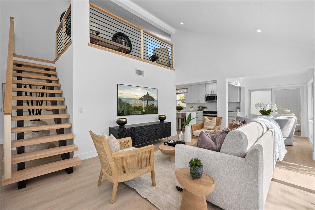 GREENS CAY OF JONATHANS LANDING - Residential