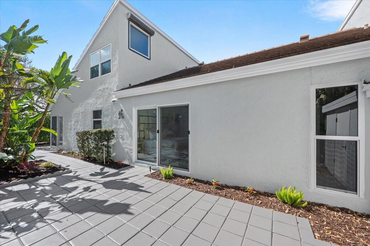 GREENS CAY OF JONATHANS LANDING - Residential