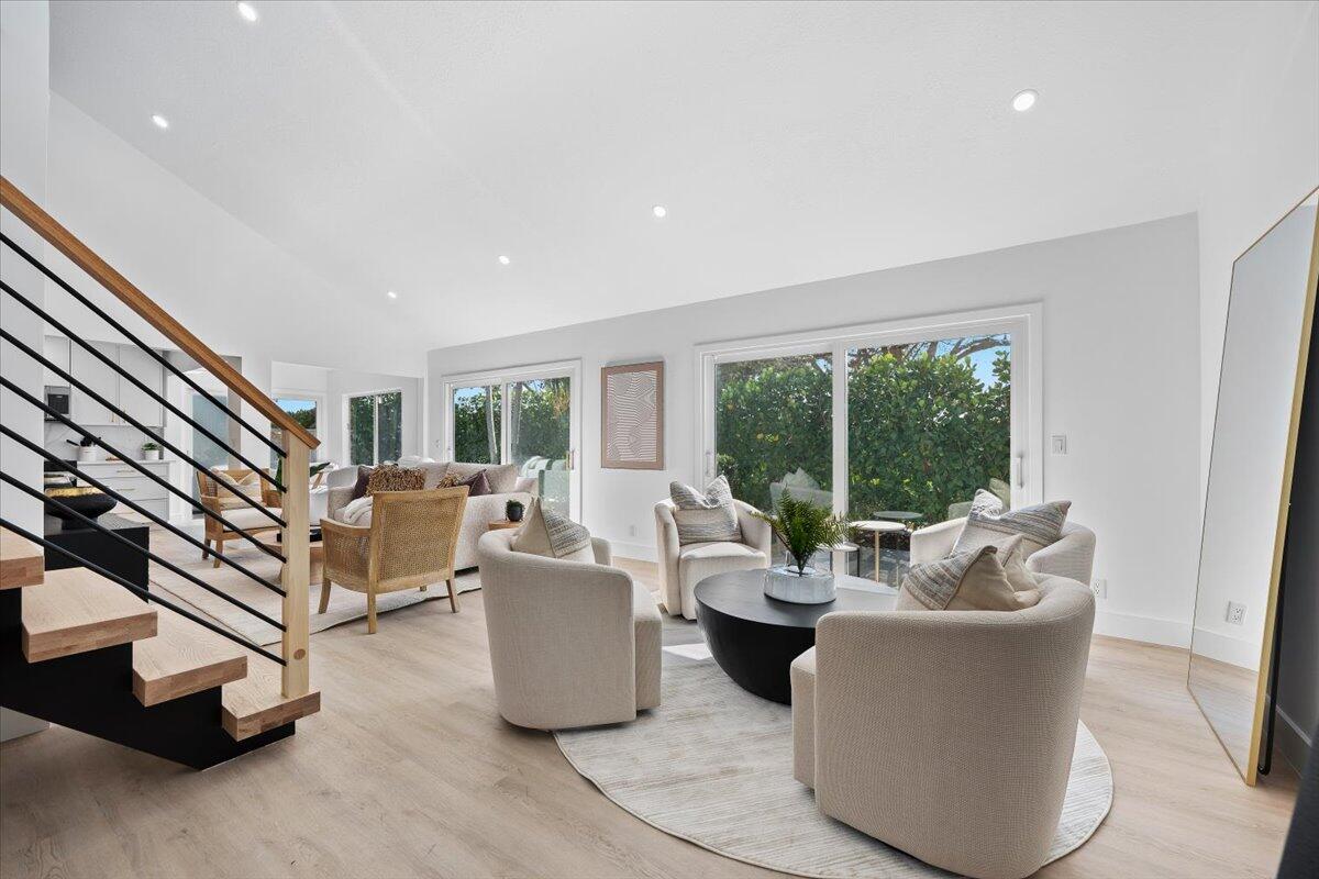 GREENS CAY OF JONATHANS LANDING - Residential