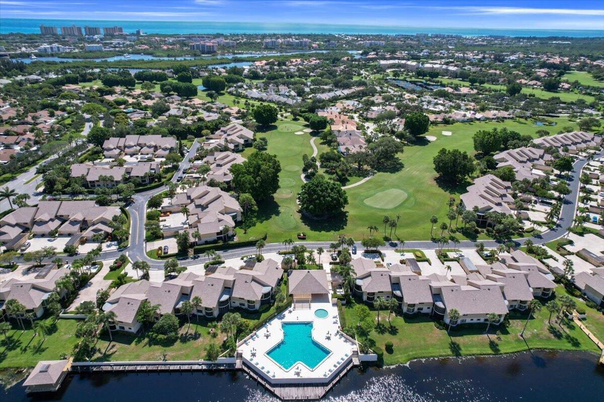 GREENS CAY OF JONATHANS LANDING - Residential