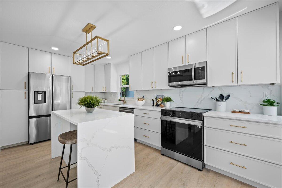 GREENS CAY OF JONATHANS LANDING - Residential