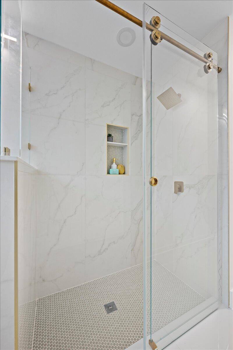 GREENS CAY OF JONATHANS LANDING - Residential