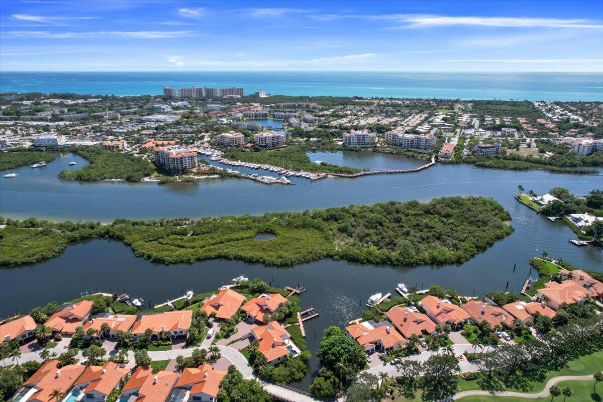 GREENS CAY OF JONATHANS LANDING - Residential