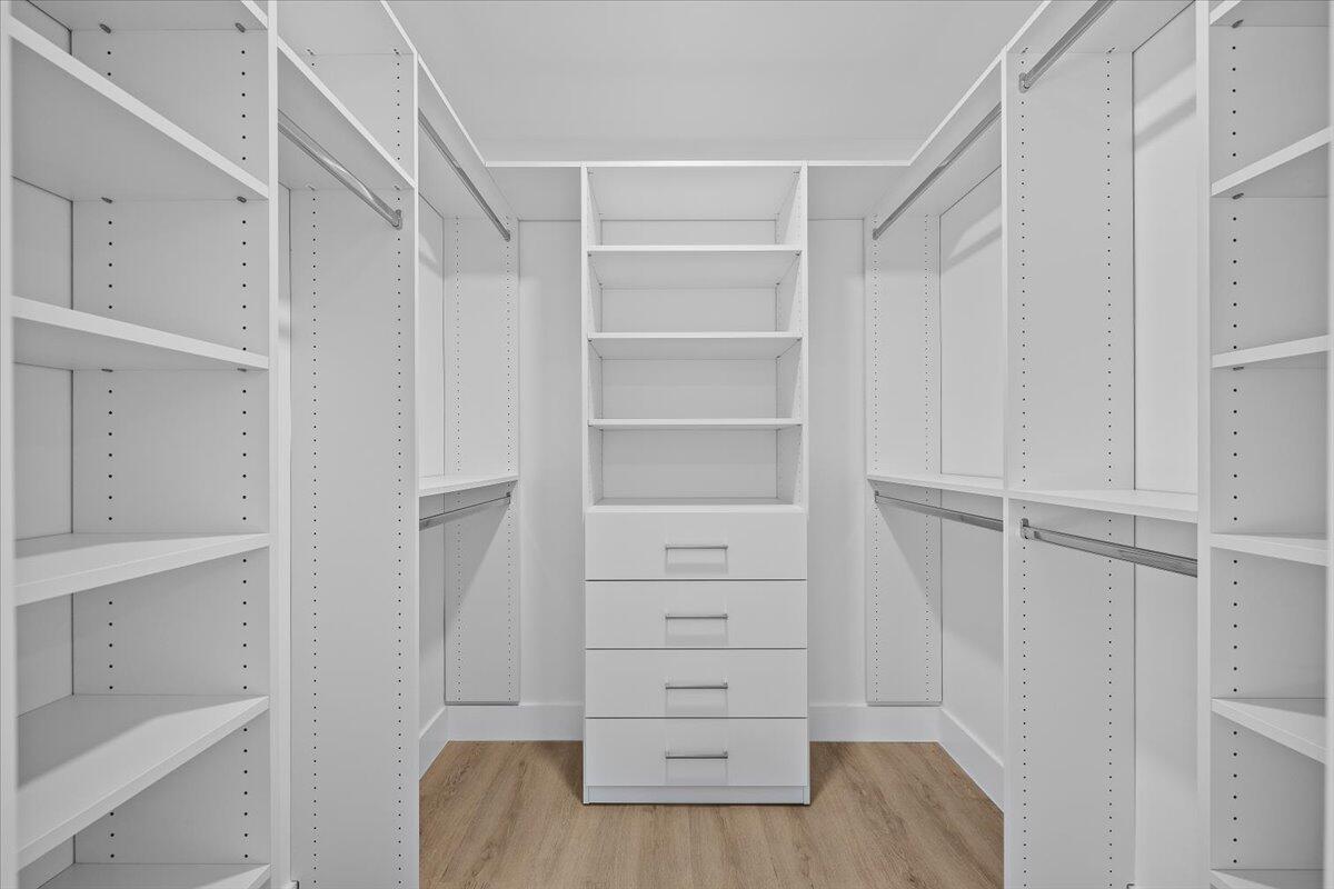 GREENS CAY OF JONATHANS LANDING - Residential