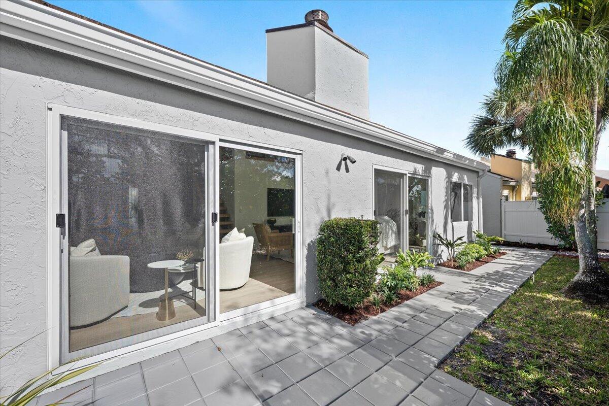 GREENS CAY OF JONATHANS LANDING - Residential