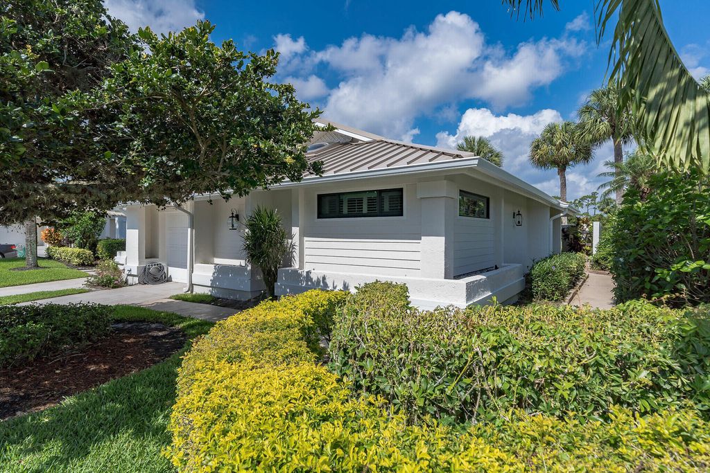 Photo of 5656 SE Foxcross Place, Stuart, FL 34997 (MLS # R10802511)