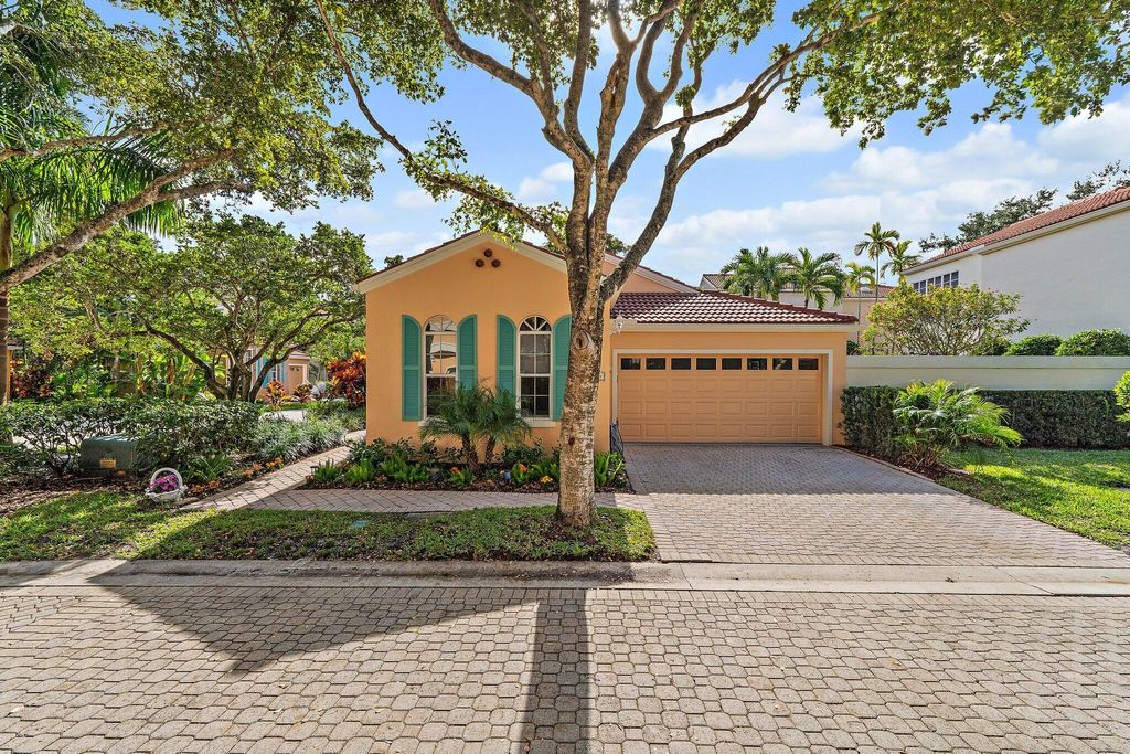 Photo of 45 Via Verona, Palm Beach Gardens, FL 33418 (MLS # R11162417)