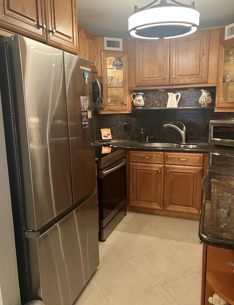 GRANTHAM F CONDO - Residential