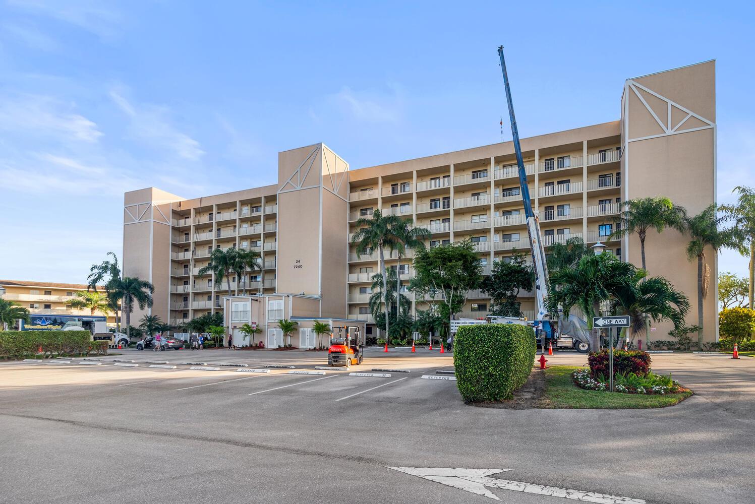 HUNTINGTON LAKES SEC THREE CONDOS - Residential