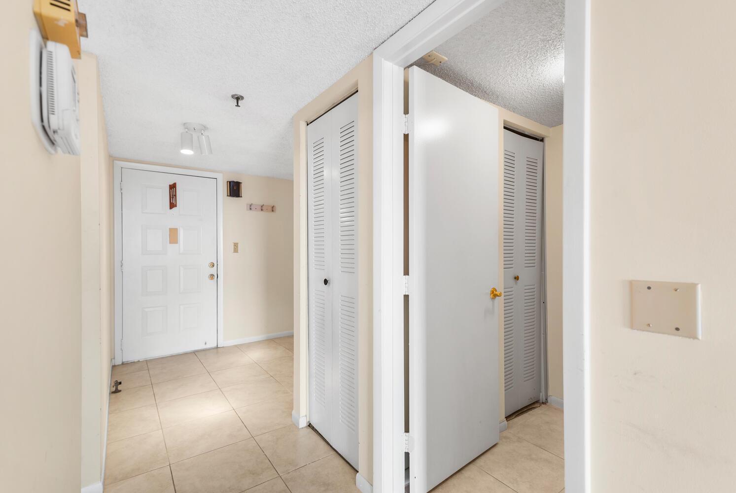 HUNTINGTON LAKES SEC THREE CONDOS - Residential