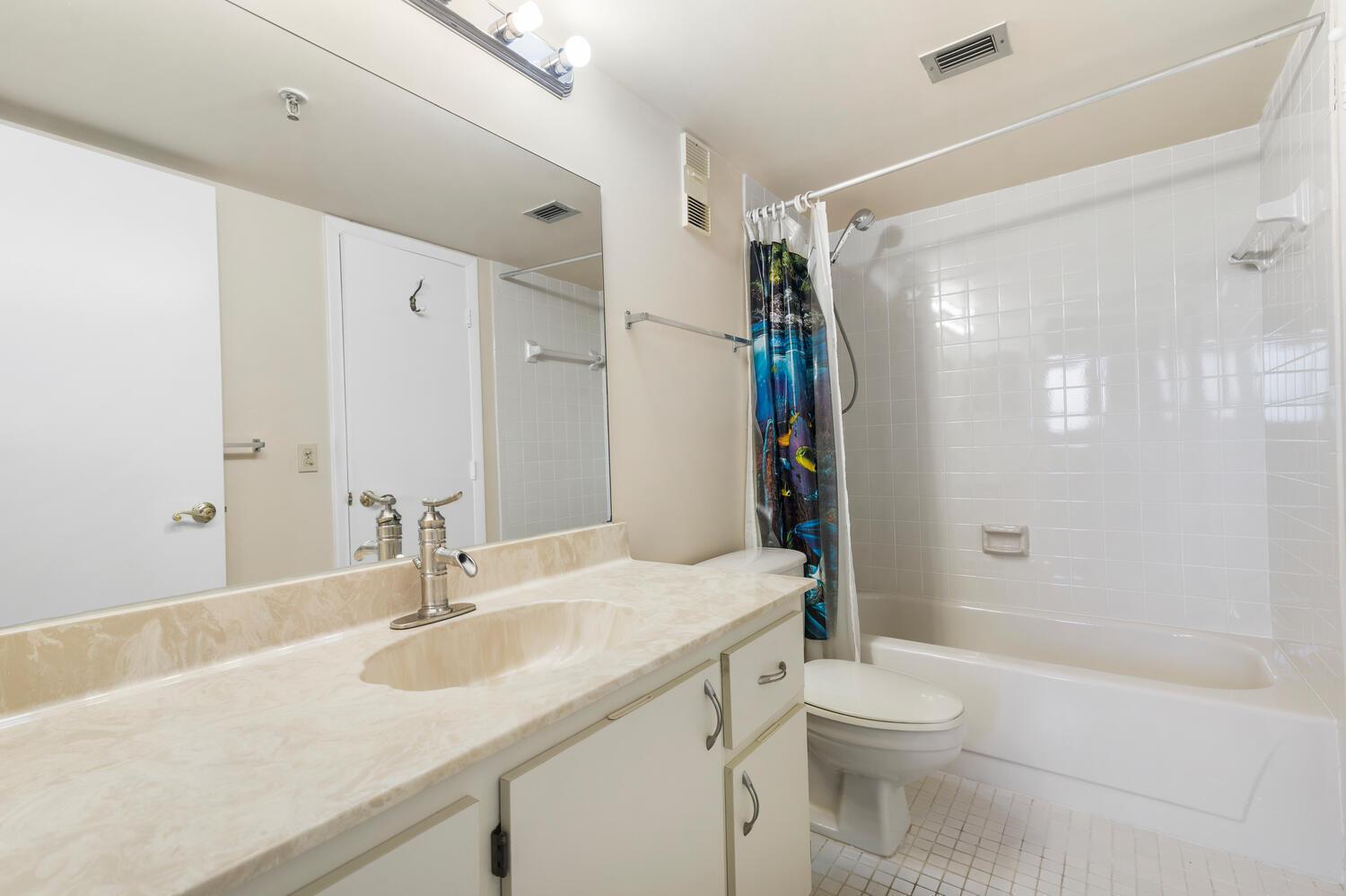 HUNTINGTON LAKES SEC THREE CONDOS - Residential