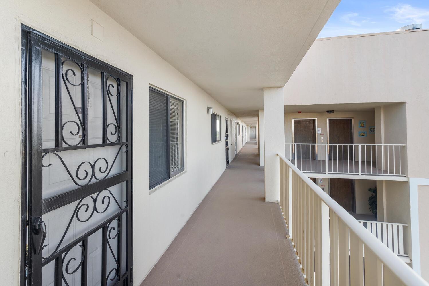 HUNTINGTON LAKES SEC THREE CONDOS - Residential