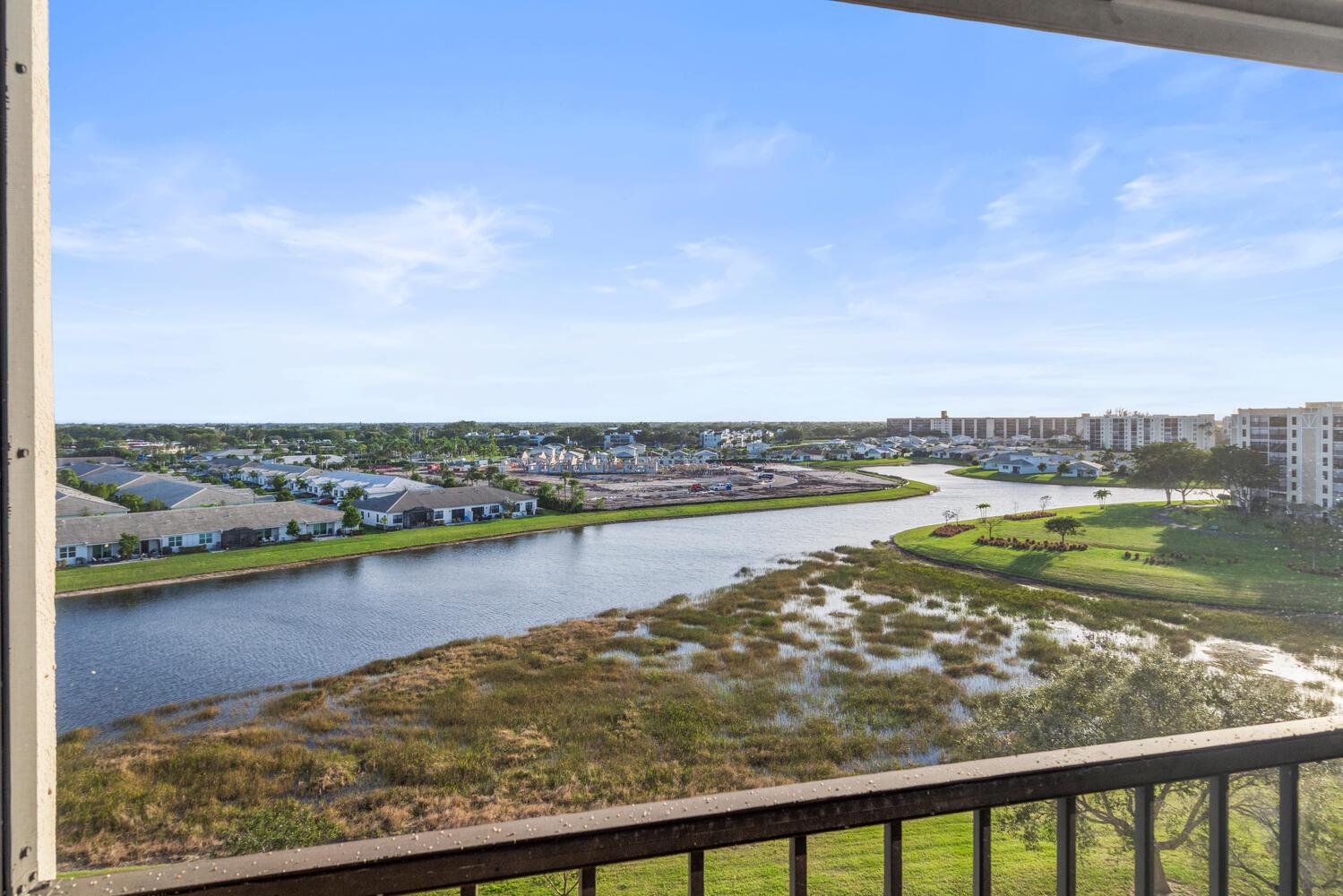 HUNTINGTON LAKES SEC THREE CONDOS - Residential