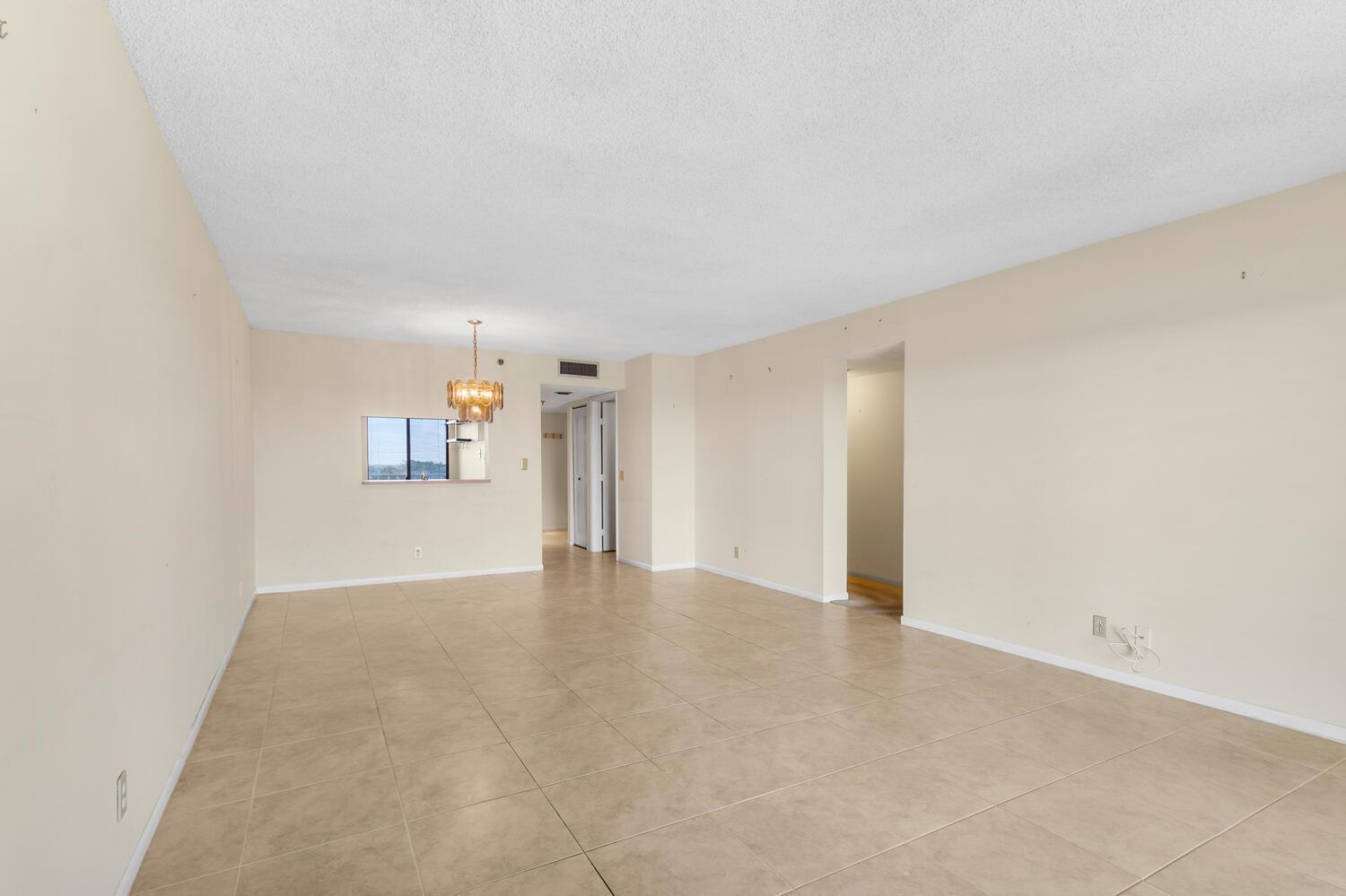 HUNTINGTON LAKES SEC THREE CONDOS - Residential