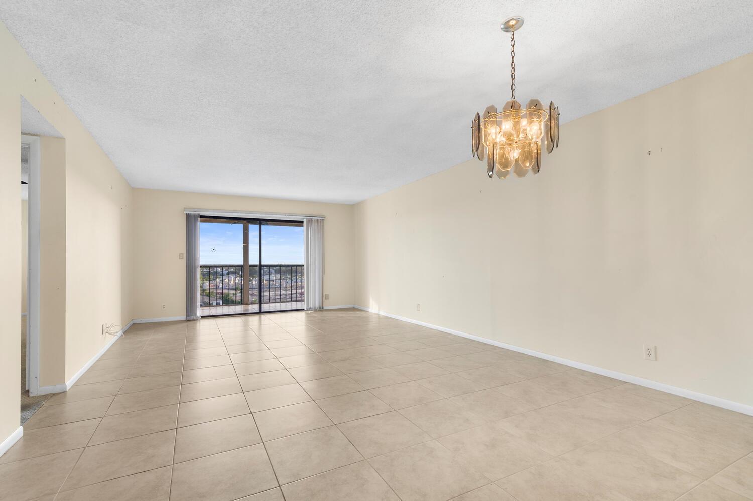 HUNTINGTON LAKES SEC THREE CONDOS - Residential