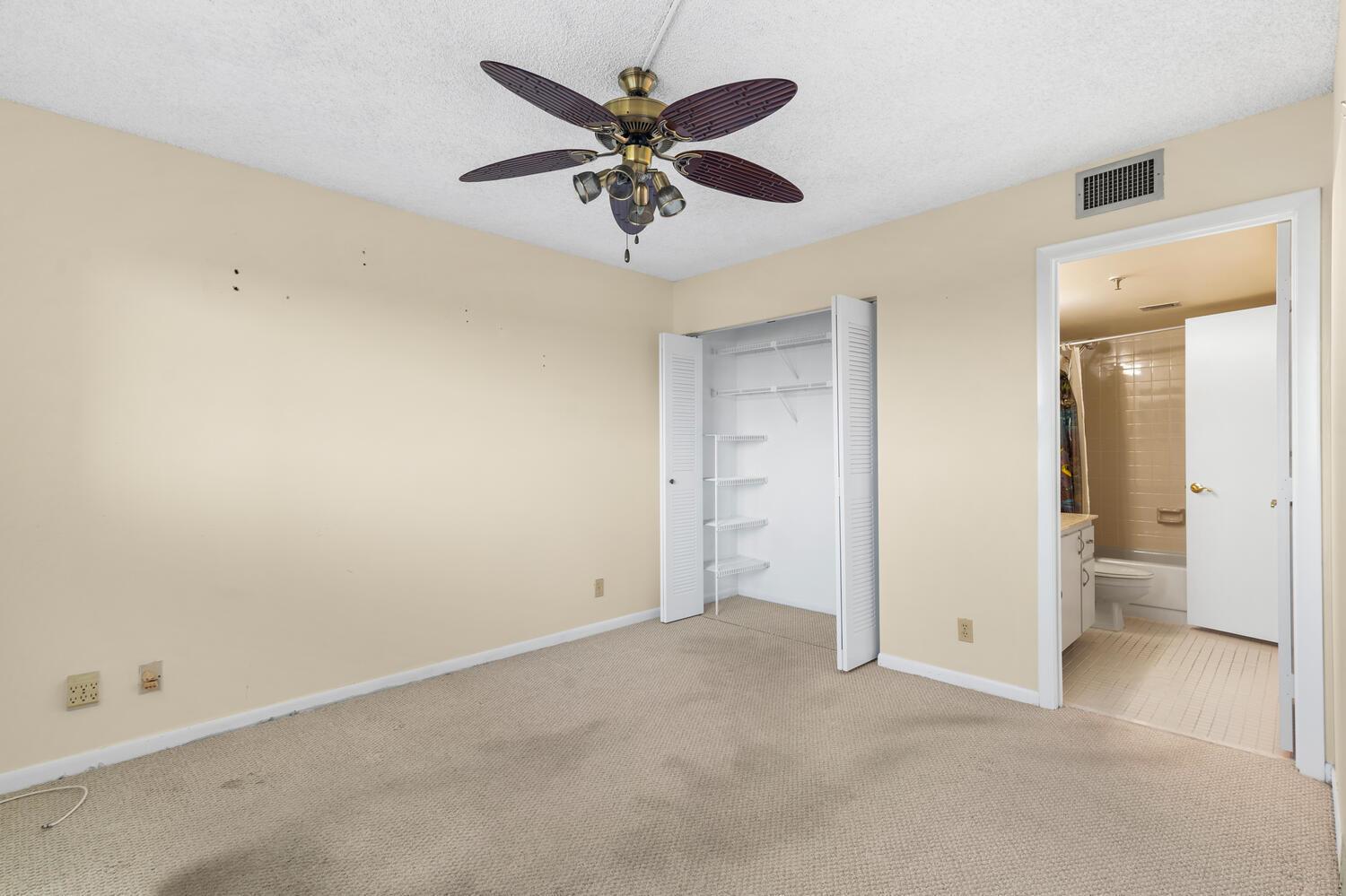 HUNTINGTON LAKES SEC THREE CONDOS - Residential